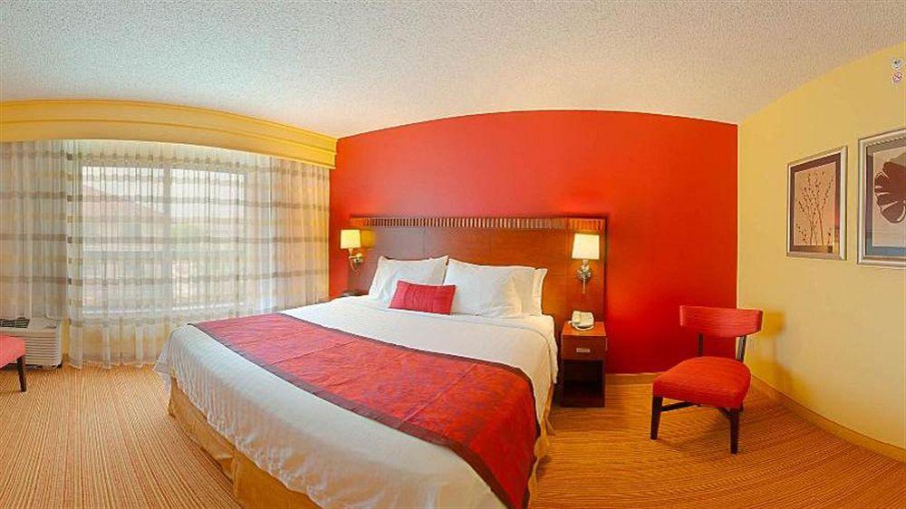 Courtyard By Marriott Houston Rice University Exteriör bild