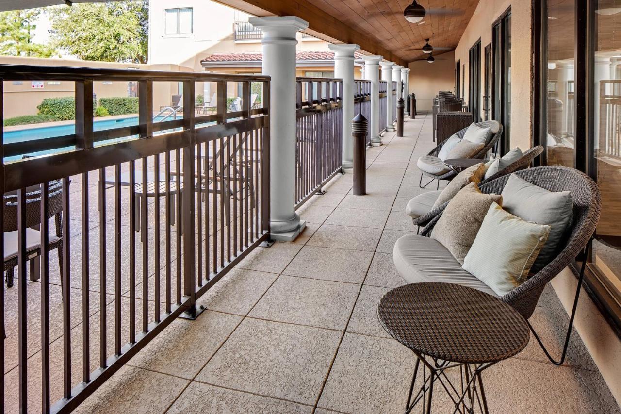 Courtyard By Marriott Houston Rice University Exteriör bild