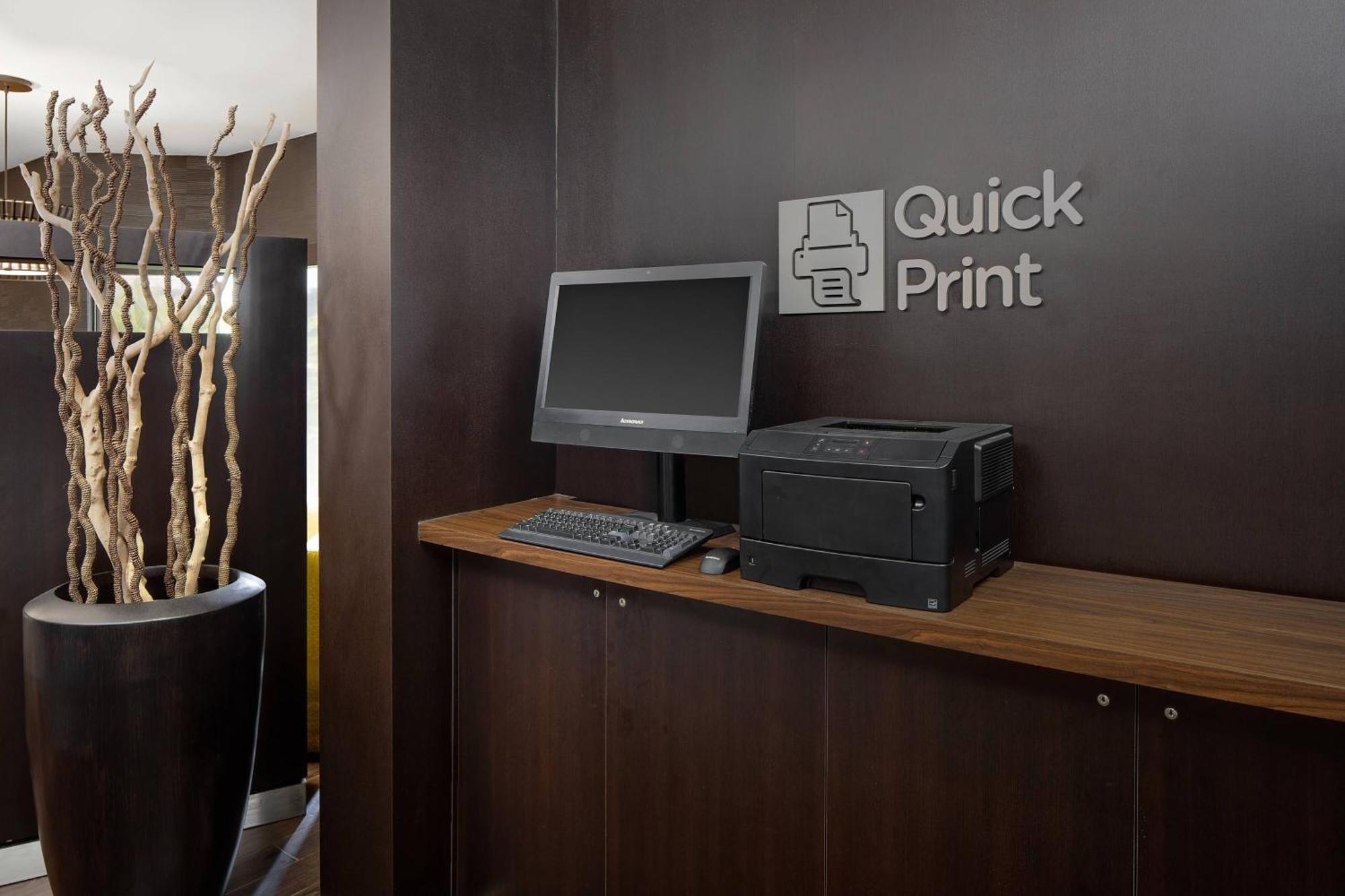 Courtyard By Marriott Houston Rice University Exteriör bild