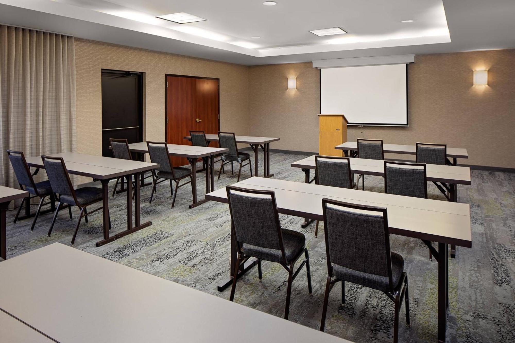 Courtyard By Marriott Houston Rice University Exteriör bild