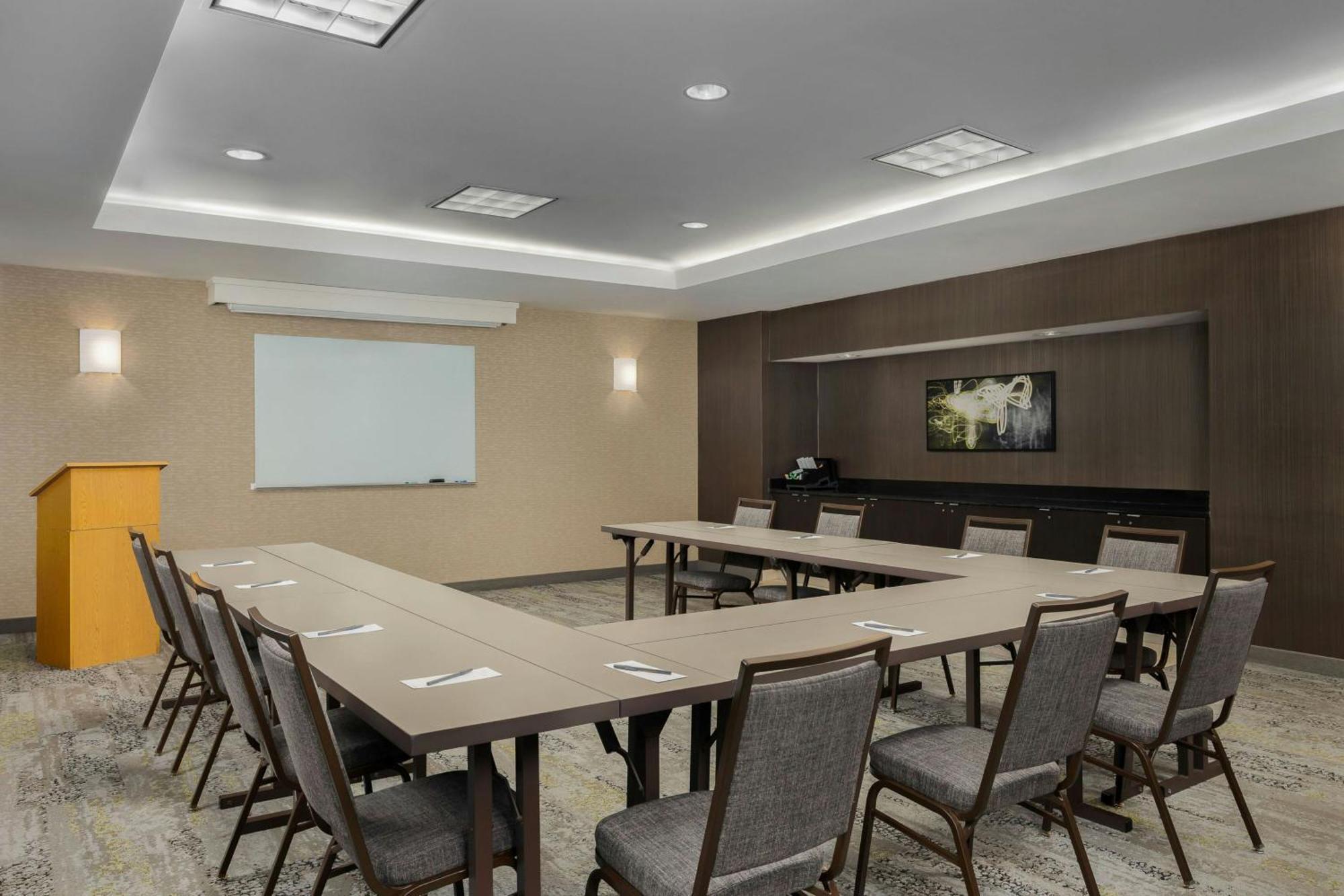 Courtyard By Marriott Houston Rice University Exteriör bild