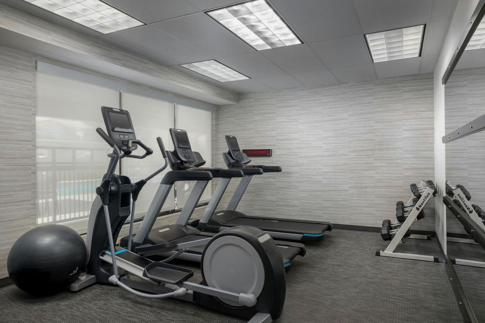 Courtyard By Marriott Houston Rice University Exteriör bild