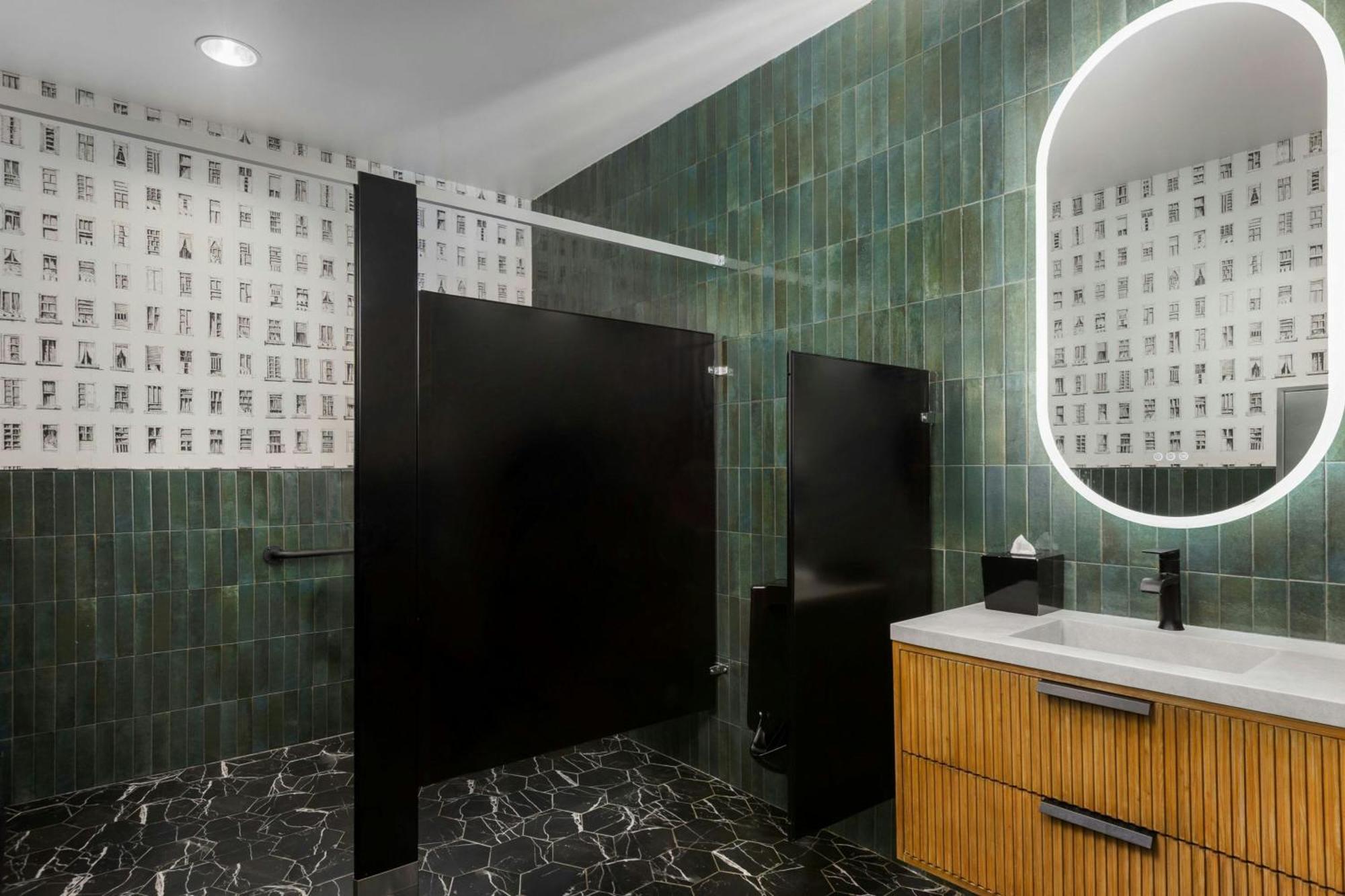 Courtyard By Marriott Houston Rice University Exteriör bild