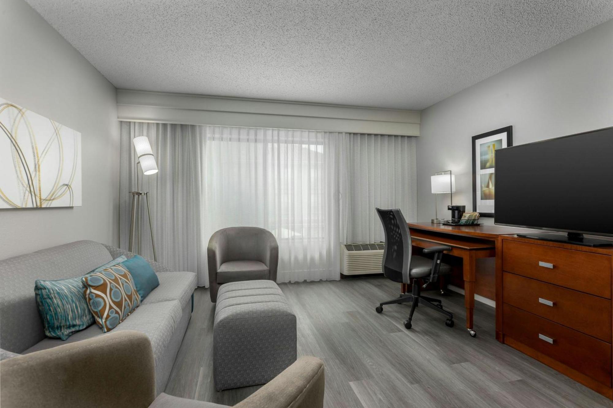 Courtyard By Marriott Houston Rice University Exteriör bild