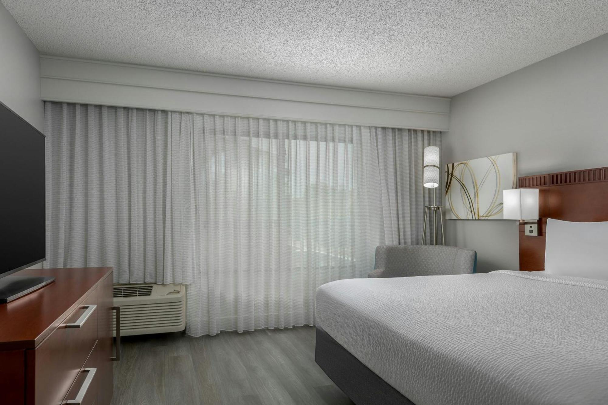 Courtyard By Marriott Houston Rice University Exteriör bild