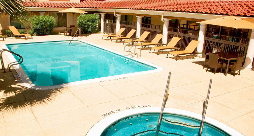 Courtyard By Marriott Houston Rice University Exteriör bild